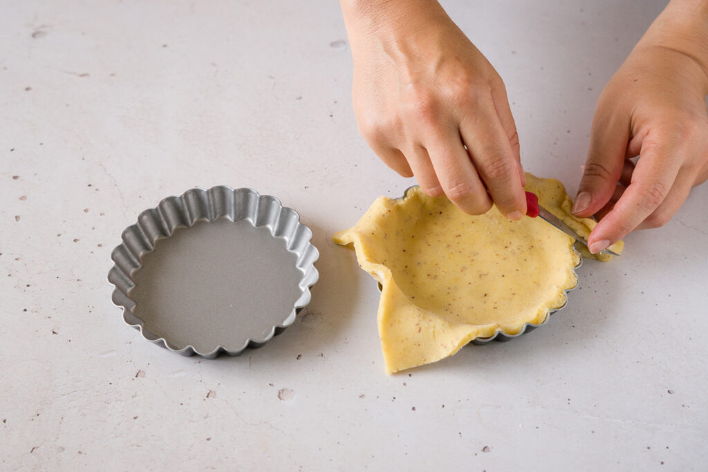 crostatina-albicocche-con-crema-pasticcera-alla-mandorla